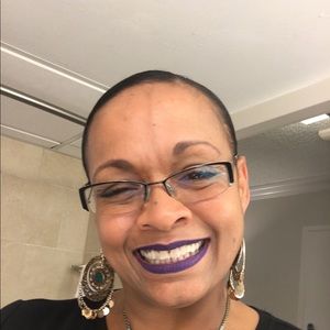 Meet your Posher, Denise